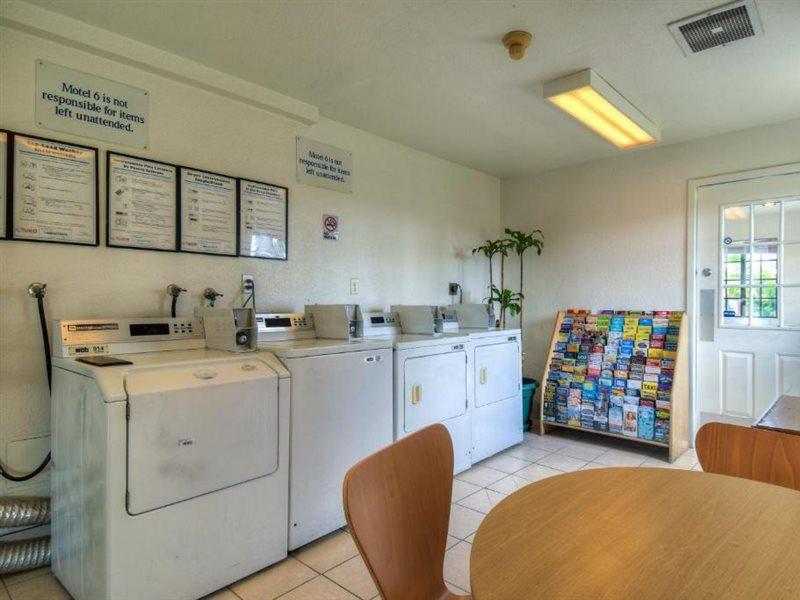 Motel 6-Escondido, Ca Extérieur photo